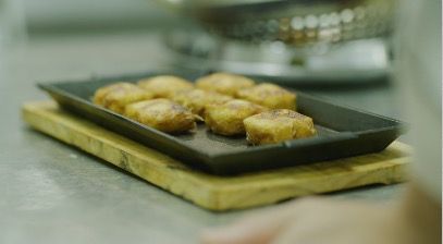 ChefCooking5_3840x2160_25fps_10bit_420