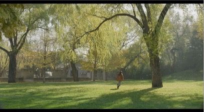 GirlRunningOnGrass_3840x2160_50fps_10bit_420