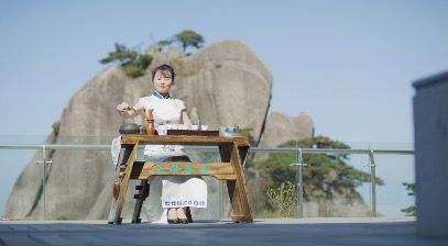 GirlWithTeaSet1_3840x2160_25fps_10bit_420