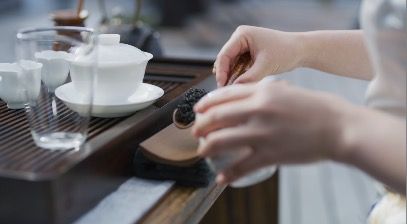 GirlWithTeaSet3_3840x2160_25fps_10bit_420