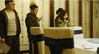 PeopleNearDesk_3840x2160_25fps_10bit_420