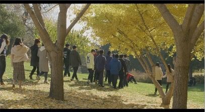 PeopleOnGrass_3840x2160_50fps_10bit_420